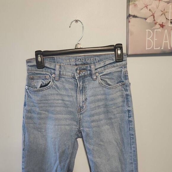 American Eagle Size 00 Super High Rise Straight Jeans Light Wash - Picture 2 of 7